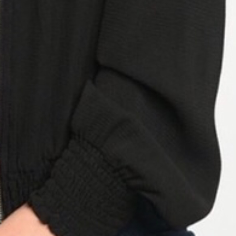 LAST 1💗FLATTERING BLACK COLD SHOULDER ZIP UP TOP - Picture 4 of 8